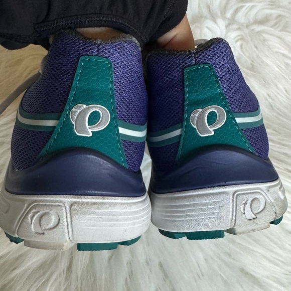 Size 9 - Pearl Izumi Women's EM Road M 3
V2 Running Shoe Women's Sport Shoes - Picture 7 of 10